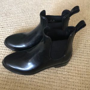 Brand new Sam Edelman black patent ankle rainboots